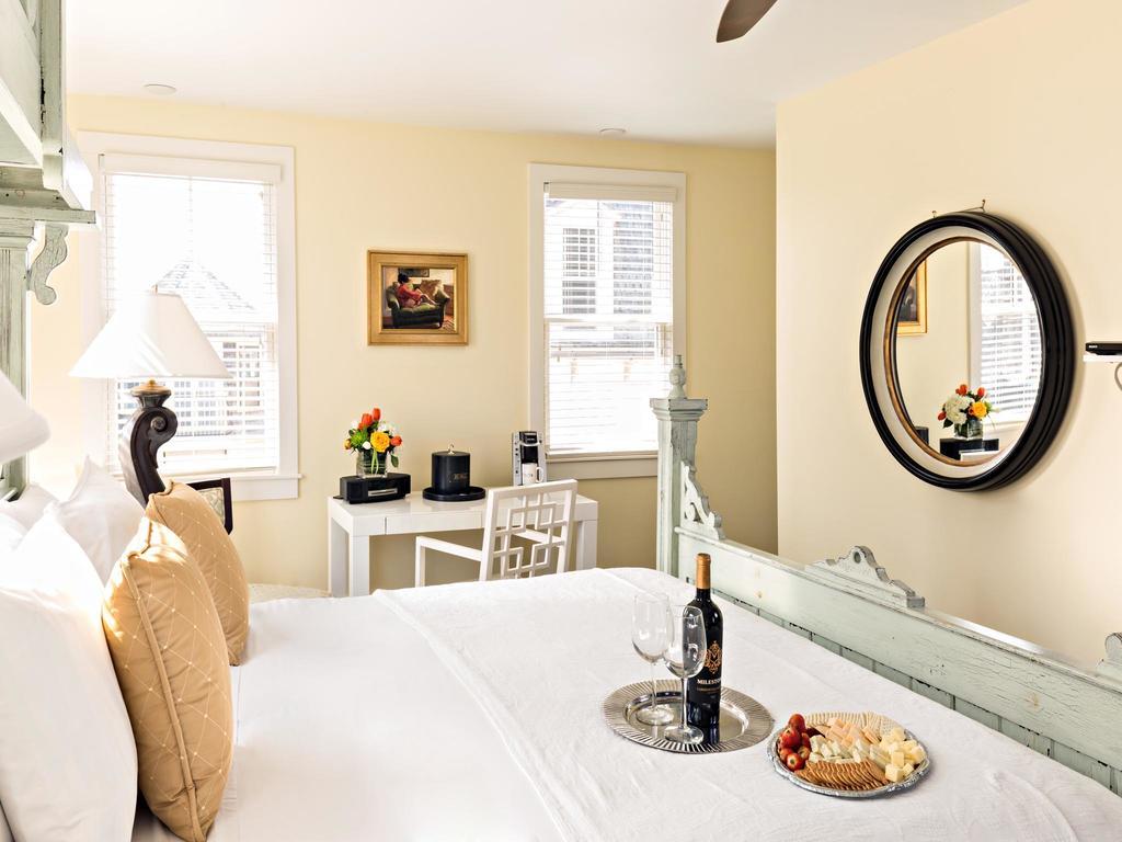 Brass Key Guesthouse Adults Only Provincetown Zimmer foto